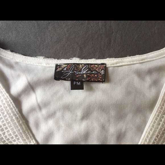 🌺 HP 🌺 J. Glee White dress w/ a V-neck featuring an overlay detail & 5-buttons - Picture 4 of 10